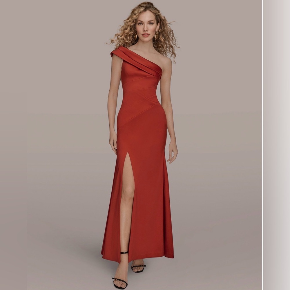 NWT Donna Karan Women's One-Shoulder Ball Gown. 10. Autumn Red. Retail $349